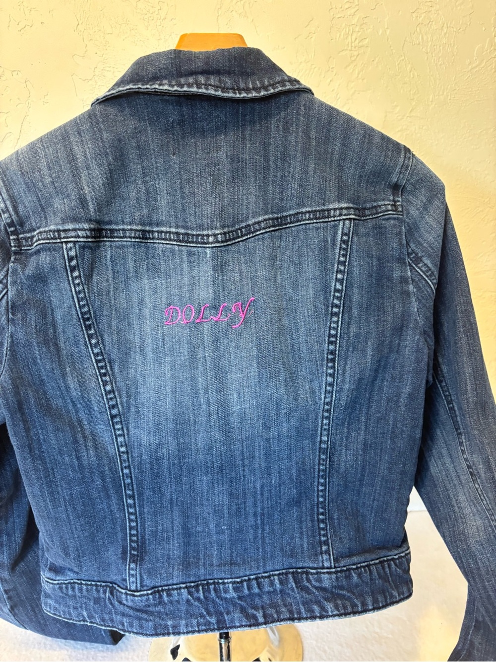 ELLE Denim Jacket M Custom Pink Dolly Embroidery Western Country